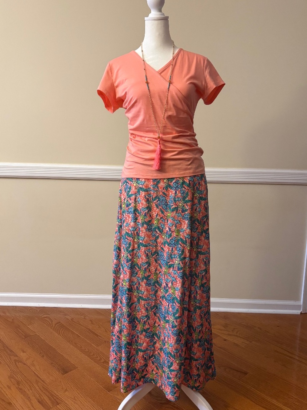 Kettlewell 3-Piece Pink Floral Outfit & Ocean Sunrise Necklace